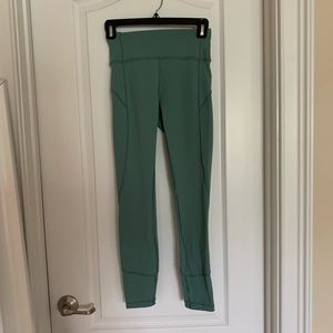 Frosted pine Lululemon leggings